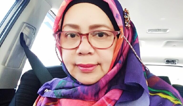 Emisarti, S.Pd. - Guru Bahasa Indonesia SMPN 31 Padang