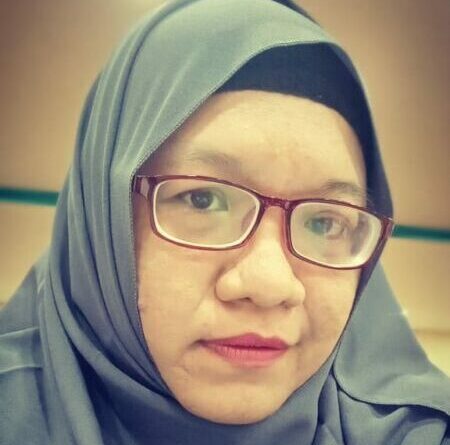 Tri Widyastuti - Dosen Manajemen dan Bahasa Inggris Universitas Bina Sarana Informatika