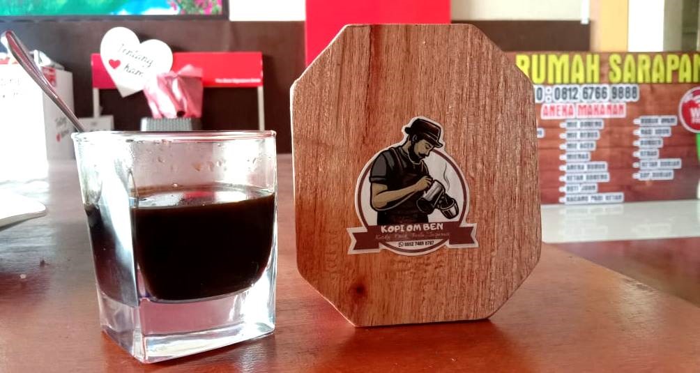 Foto: Kopi Om Ben Guguak Malintang, Padangpanjang. Beberapa tahun terakhir, coffee shop bertumbuhan di Padangpanjang. (Foto: Muhammad Subhan)