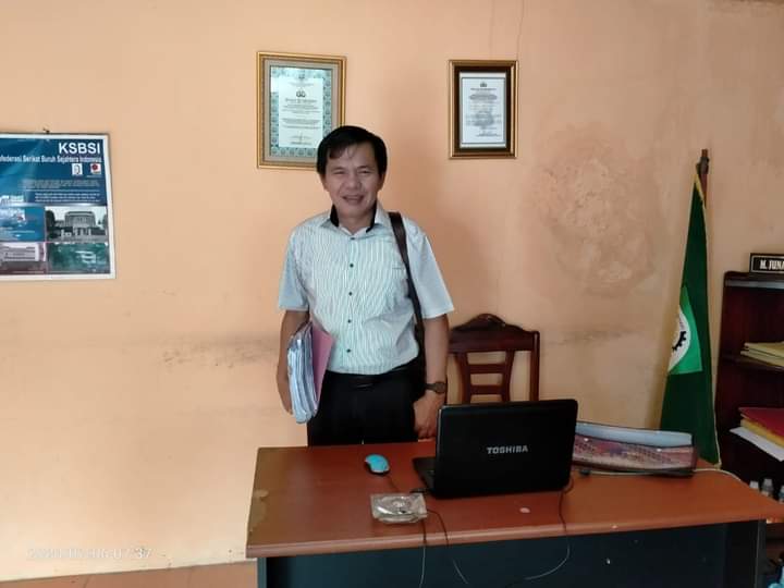 M.Junaedi L.Gaol,SH, Aktivis Buruh dan Mahasiswa Pasca Sarjana Universitas Palangka Raya.