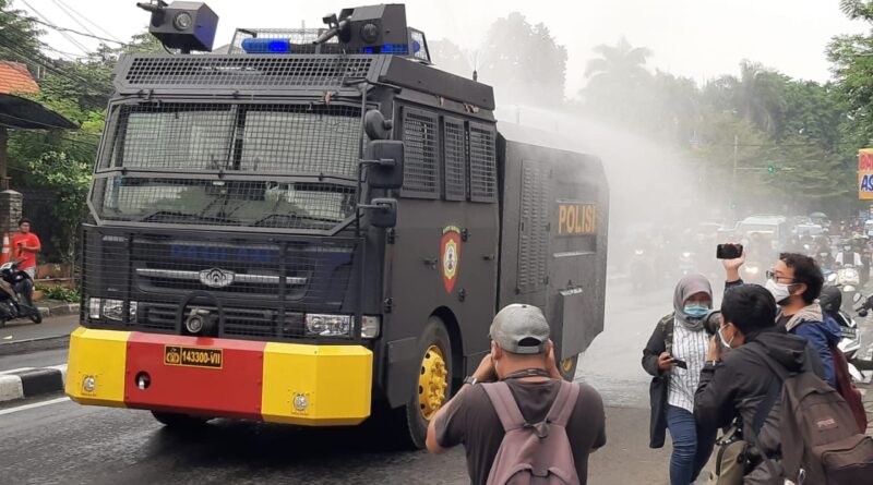 Foto Penyemprotan Desifektan guna Hindari Covid-19