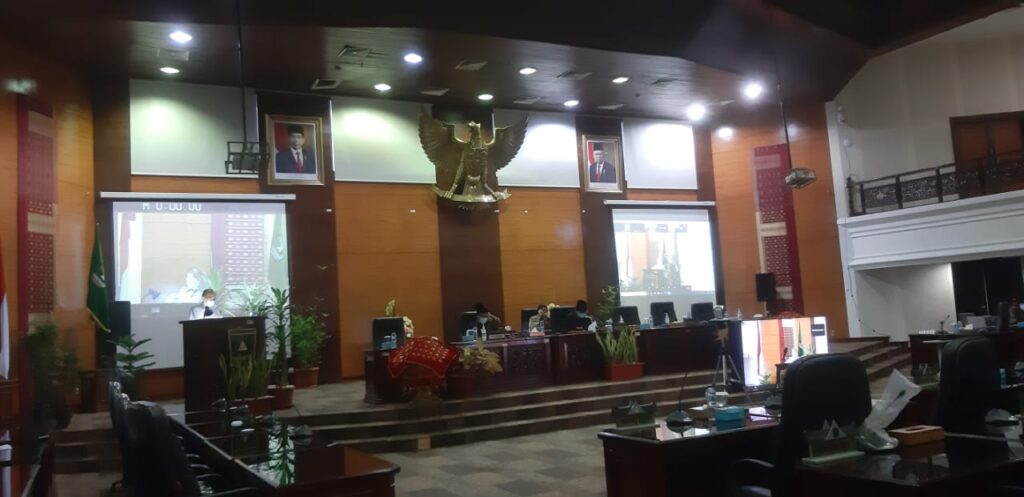 Foto di Gedung DRPRD SUMBAR saat Rapat Paripurna