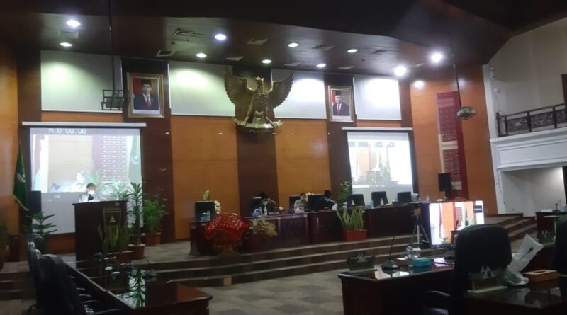 Foto di Gedung DRPRD SUMBAR saat Rapat Paripurna