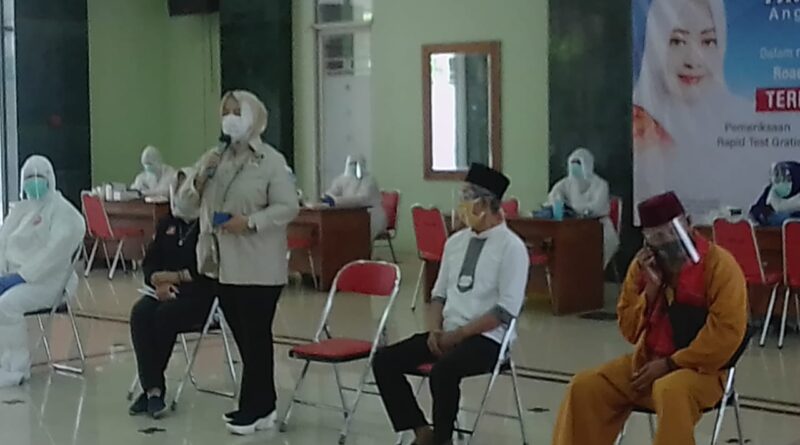 Foto suasana saat diadakan kegiatan Rapid Test dan bakti sosial