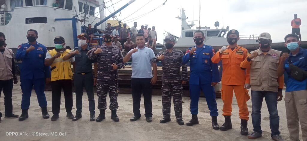 Foto Kal Wayabula milik TNI Angkatan Laut di pelabuhan morotai