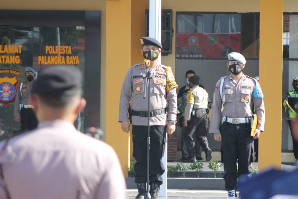 Foto Wakapolresta Palangka Raya AKBP Andiyatna memimpin kegiatan apel