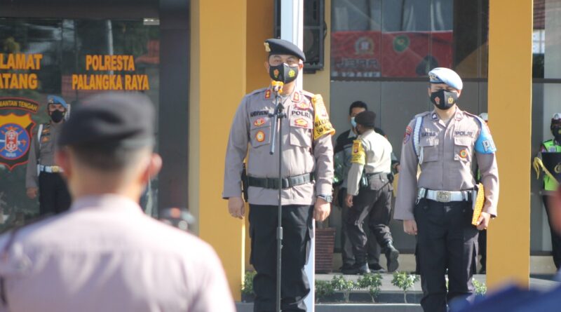 Foto Wakapolresta Palangka Raya AKBP Andiyatna memimpin kegiatan apel