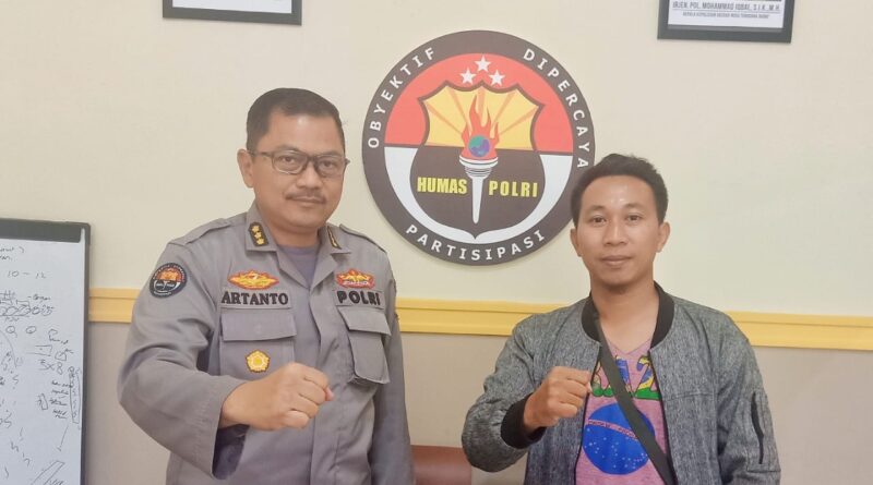 Foto Kabid Humas Polda NTB Kombes Pol Artanto dan Feryal Mukmin