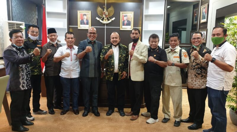 Foto beberapa pengurus DPD PPM dan ketua DPRD Sumbar