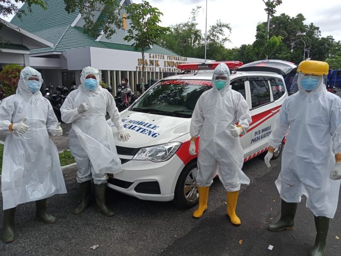Foto layanan swab test kepada pegawai kantor Pewakilan Bank Indonesia Provinsi Kalteng bertempat di jalan A.I.S. Nasution