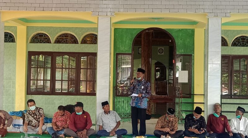 Foto HM Nurnas anggota DPRD Sumbar saat melaporkan kinerjanya didepan warga