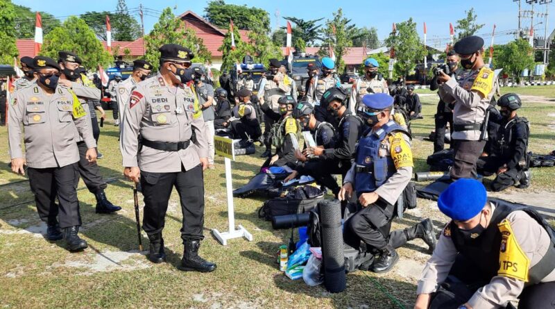 Foto beberapa anggota TNI yang siap mengamankan PILKADA Desember