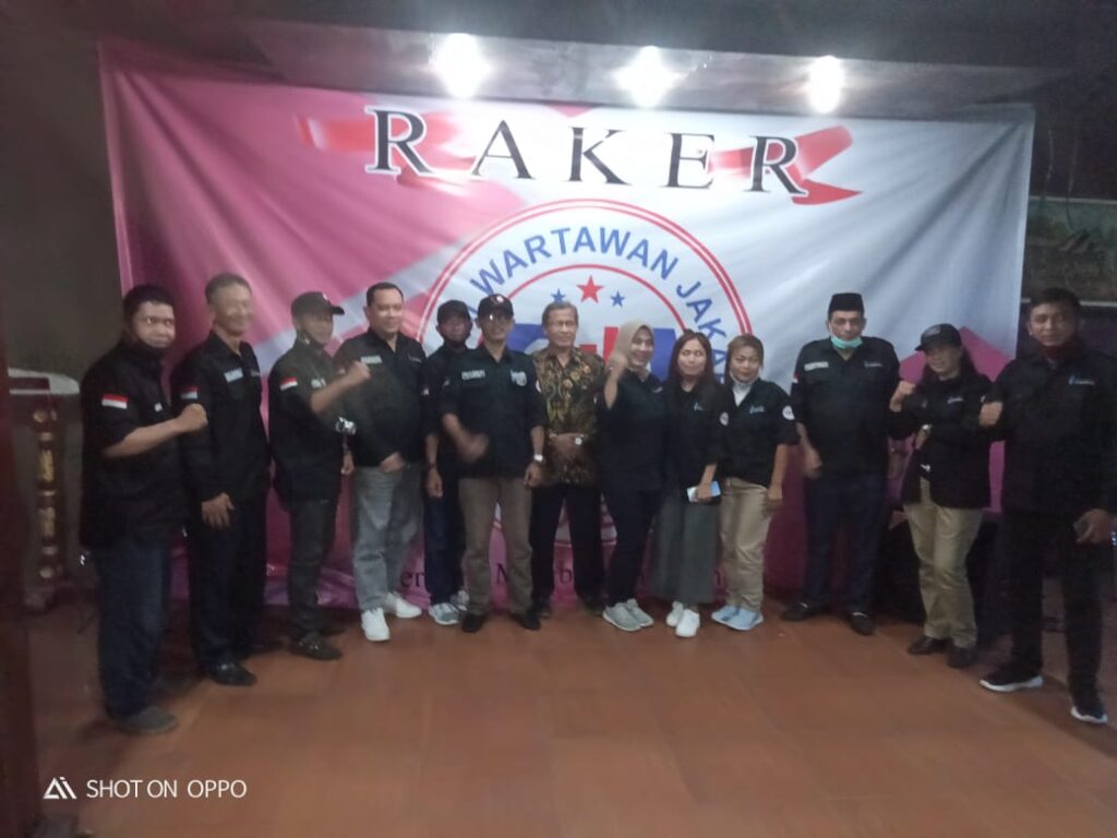 Foto pihak-pihak yang hadir saat RAKER