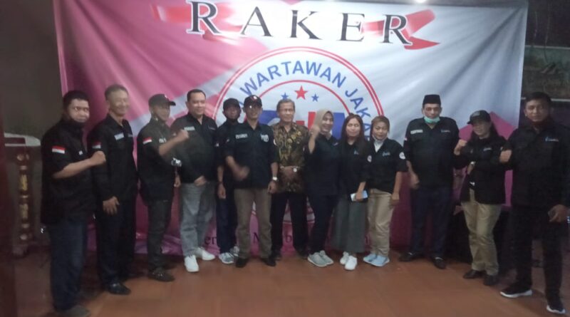 Foto pihak-pihak yang hadir saat RAKER