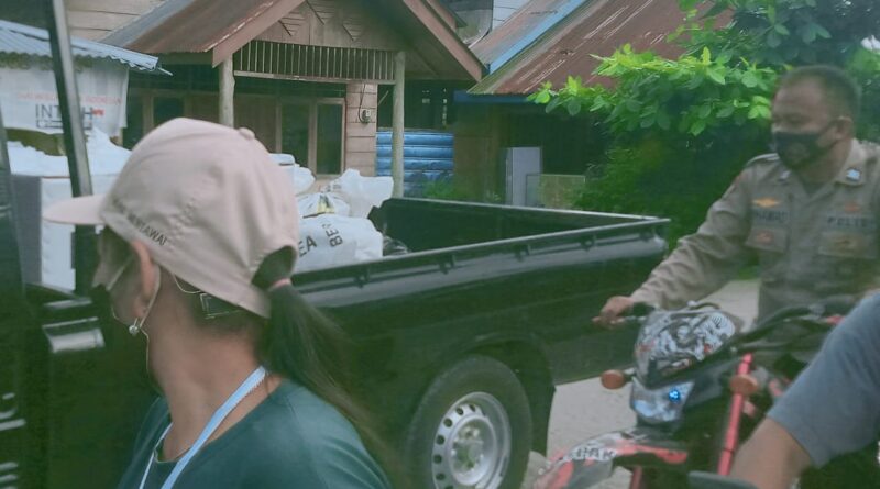 Foto KPU Mentawai juga mengutus tim monitoring dan pendamping Nilam dan Maura