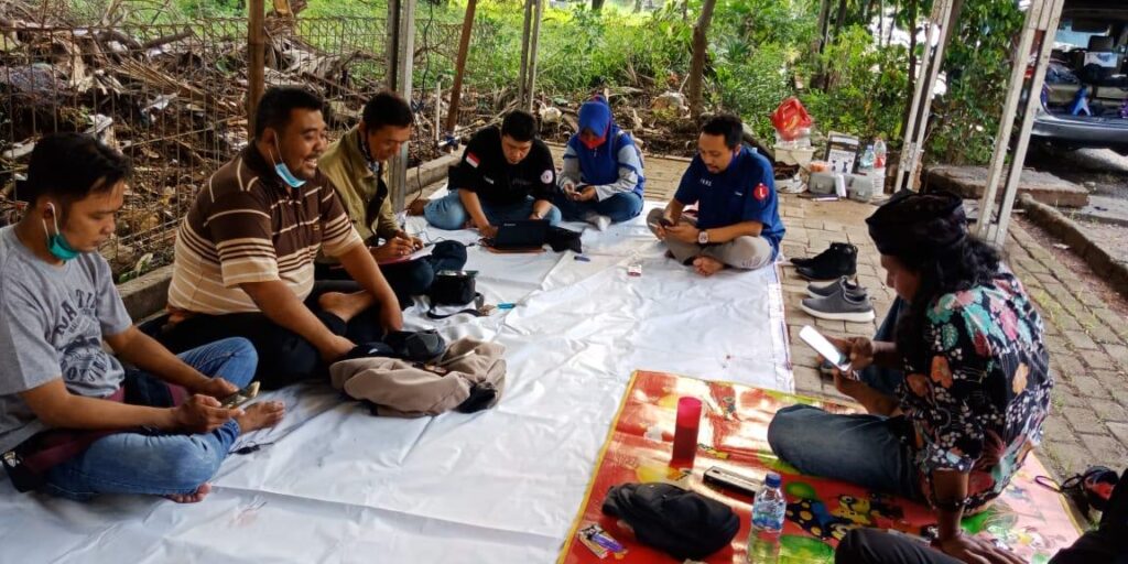 Foto Pengurus dan anggota Forum Wartawan Jakarta (FWJ) Korwil Jakarta Timur