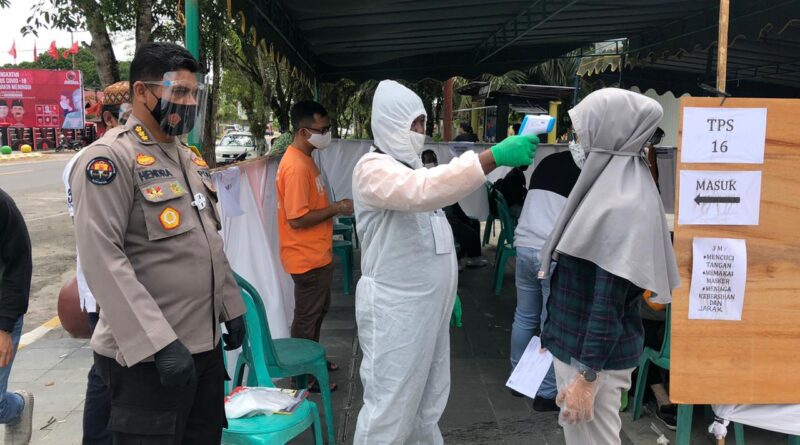 Foto saat melaksanakan protokol kesehatan saat PEMILU