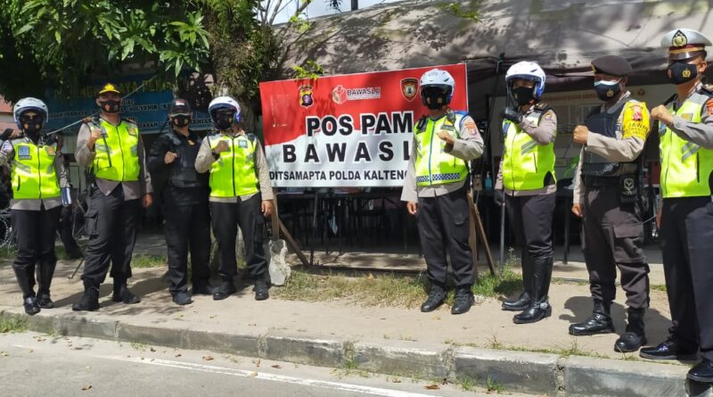 Foto personel Direktorat Lalu Lintas (Ditlantas) Polda Kalteng dipimpin oleh Wadirlantas AKBP Hadi Wahyudi menggelar patroli cipta kondisi pasca pemungutan suara Pilkada