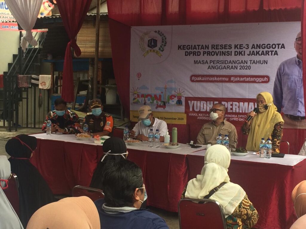 FotoWakil Ketua Fraksi Gerindra DPRD DKI Jakarta Yuda Pramana yang juga sebagai Anggota DPRD DKI Jakarta dari Komisi E untuk masa Jabatan 2019-2024 bersama Laskar Merah Putih (LMP) PAC Kembangan