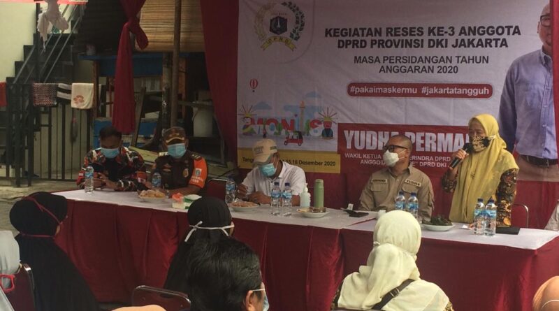 FotoWakil Ketua Fraksi Gerindra DPRD DKI Jakarta Yuda Pramana yang juga sebagai Anggota DPRD DKI Jakarta dari Komisi E untuk masa Jabatan 2019-2024 bersama Laskar Merah Putih (LMP) PAC Kembangan