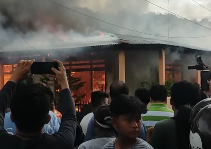 Foto: Kebakaran Rumah di Padang