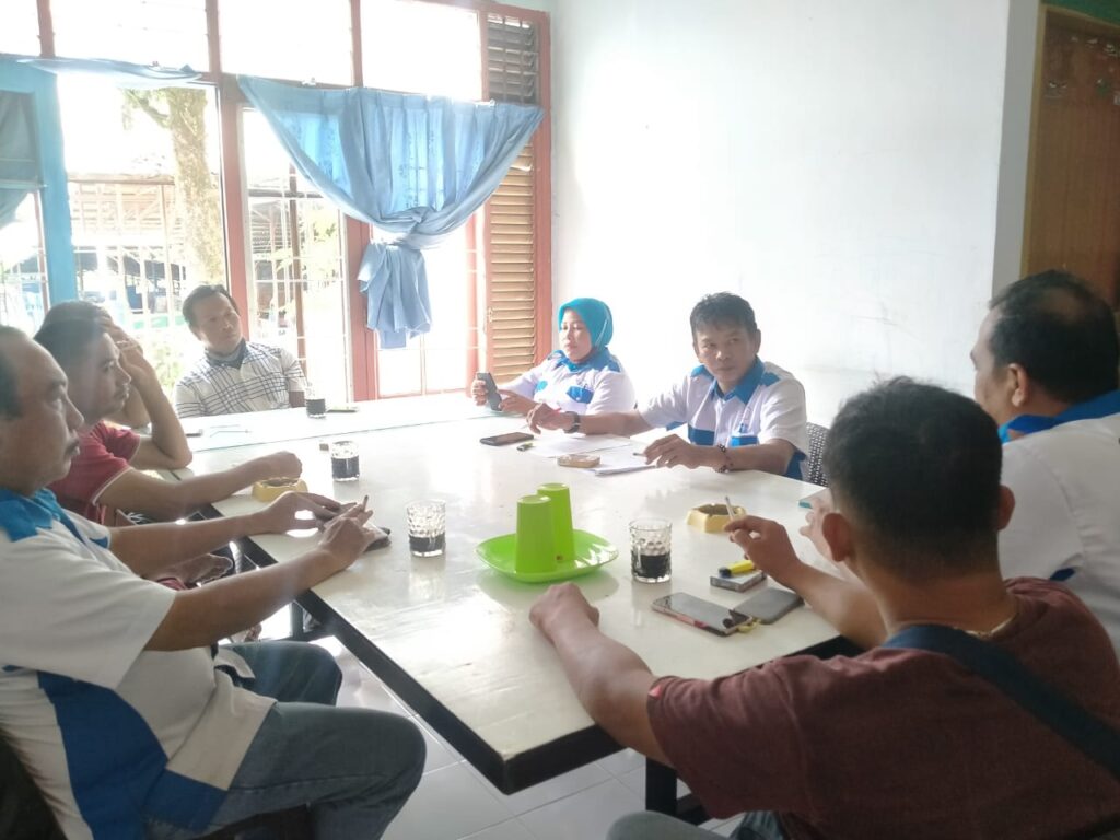 Foto DPC PPWI Padang saat rapat