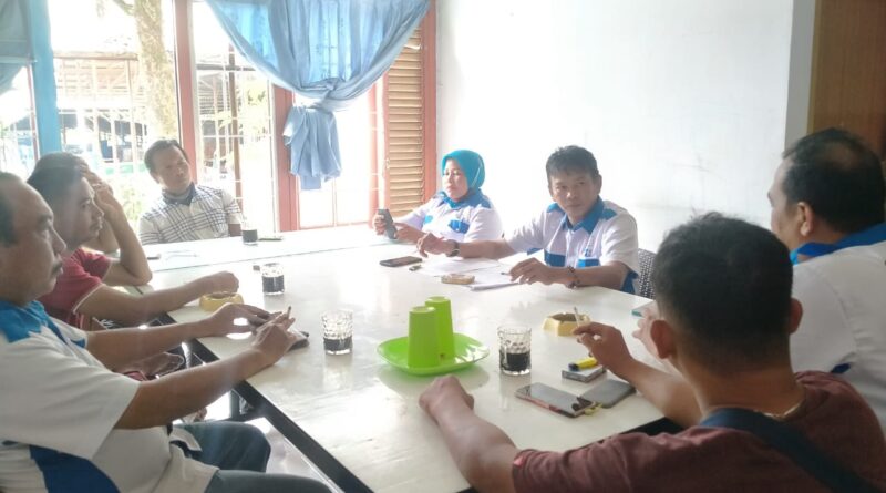 Foto DPC PPWI Padang saat rapat