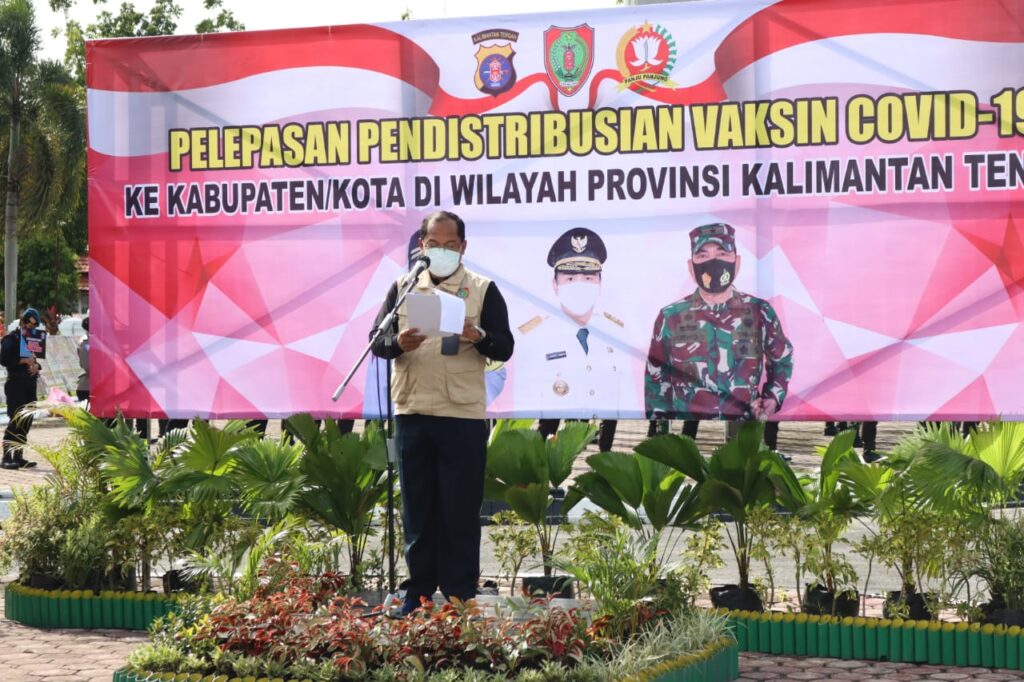 Foto Kapolda Kalteng Irjen Pol. Dr. Dedi Prasetyo hadiri kegiatan pelepasan tim distributor vaksin