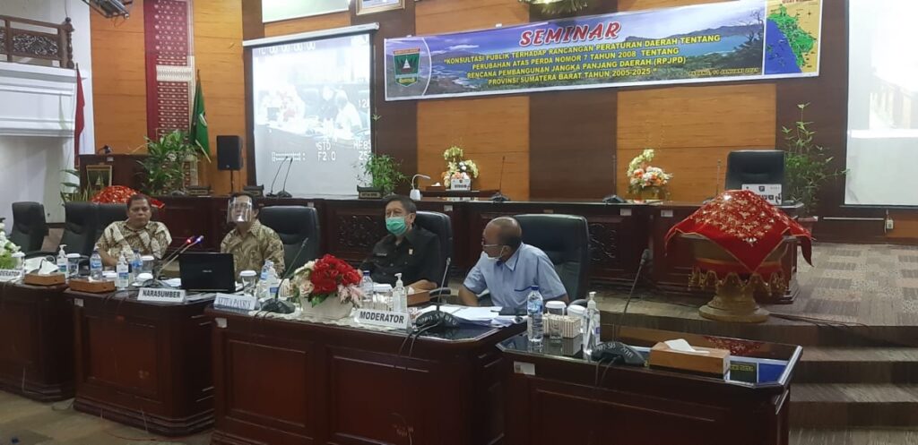 Foto DPRD Sumbar Gelar Seminar