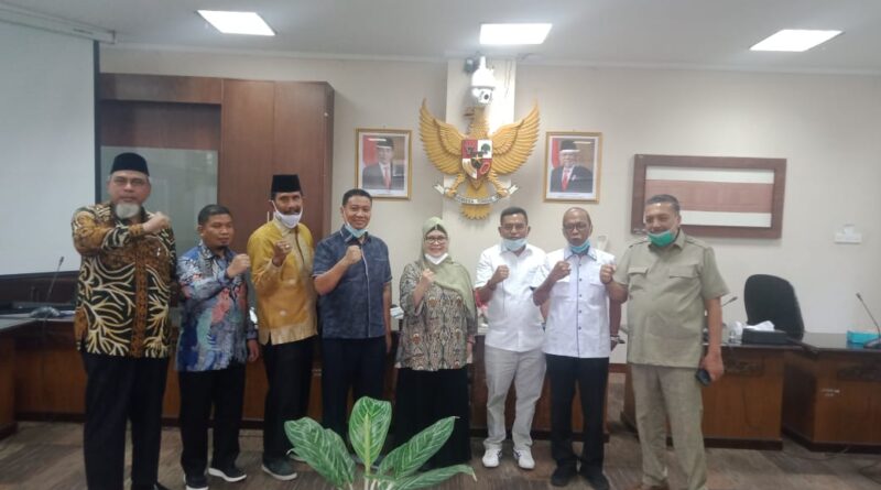 Foto Komisi 1 DPRD Riau kunjungi DPRD Sumbar