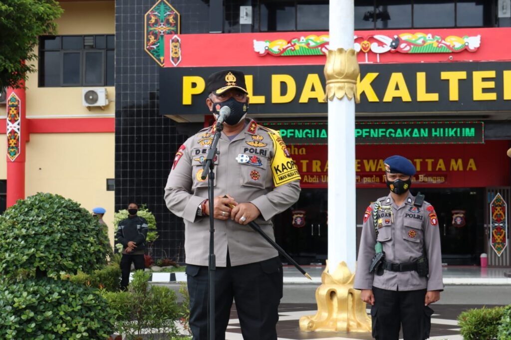 Foto Kapolda Kalteng Irjen Pol. Dr. Dedi Prasetyo pimpin apel