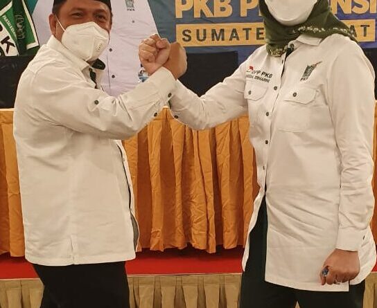 Foto FDB dan Anggi Ermarini saat muswil