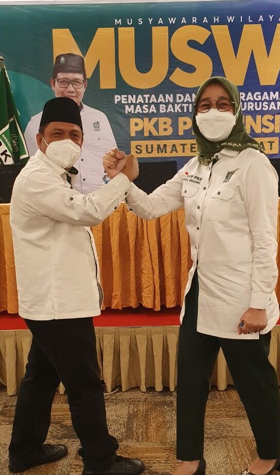 Foto FDB dan Anggi Ermarini saat muswil