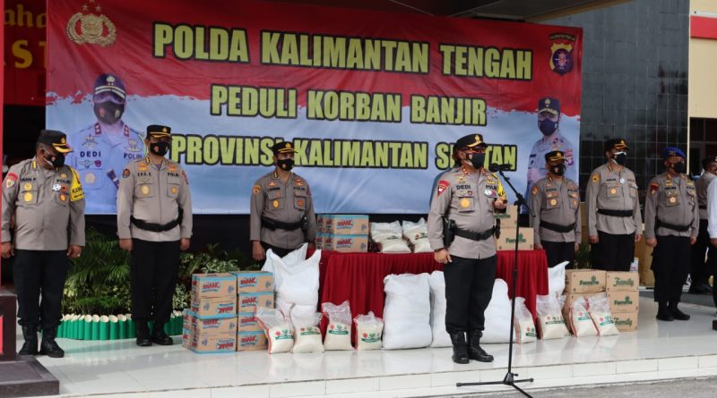 Foto Polda Kalteng Salurkan Bansos, Tim SAR dan Tim Kesehatan