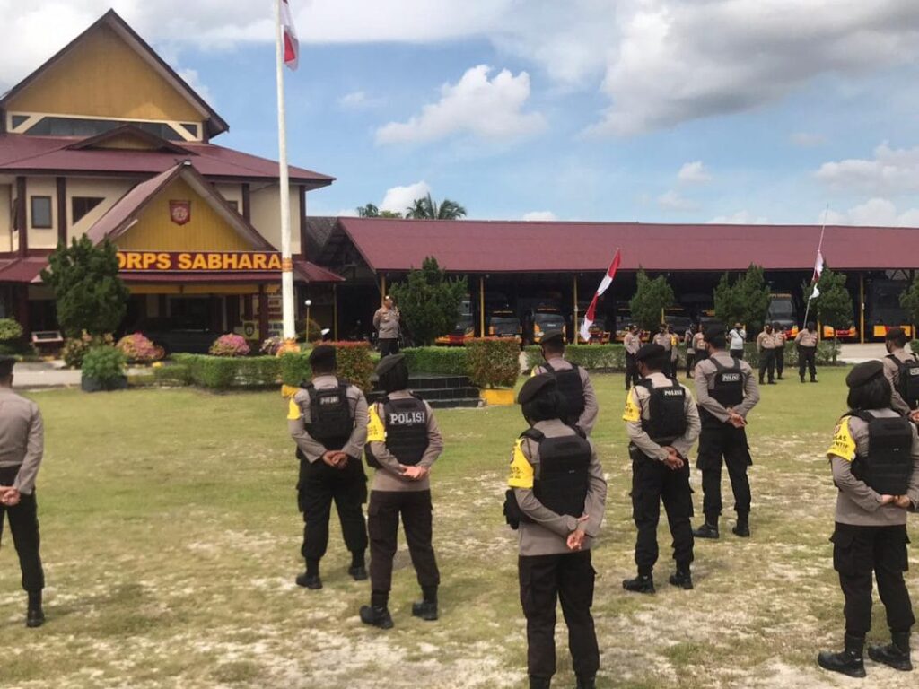 Direktur Samapta (Dirsamapta) Kombes Pol Susilo Wardono, langsung memimpin apel pengecekan personel