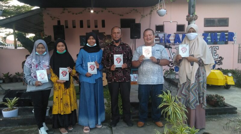 Foto saat peluncuran Buku Antologi Puisi