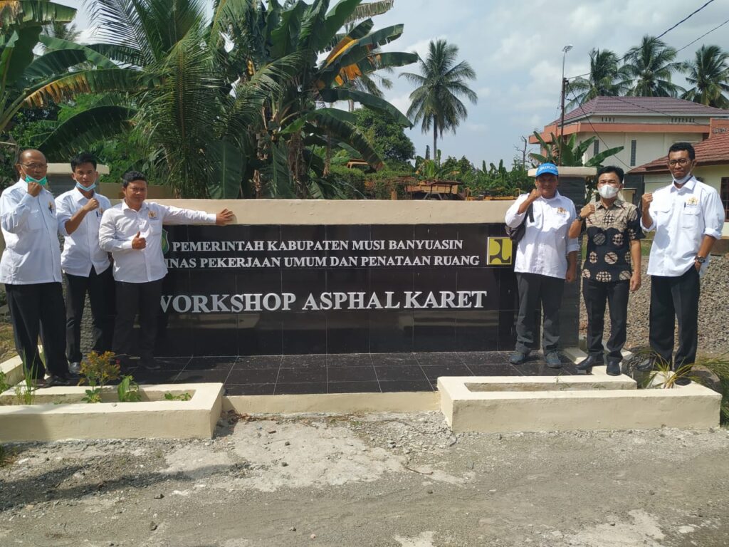 Foto Kadin Muara Enim yang Belajar Hilirisasi Komuditas Karet Ke Muba
