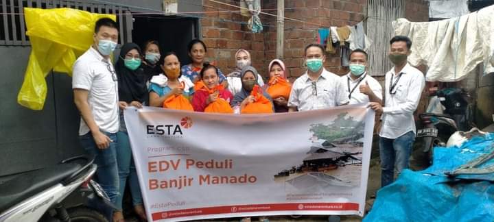 Foto EDV beri bantuan kepada Nasabah Korban Banjir