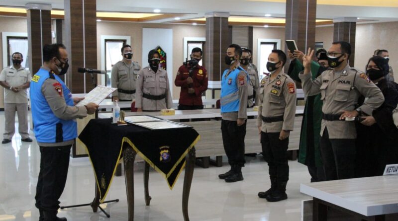 Foto Kapolda Kalteng lakukan penandatanganan Pakta Integritas dan pengambilan sumpah