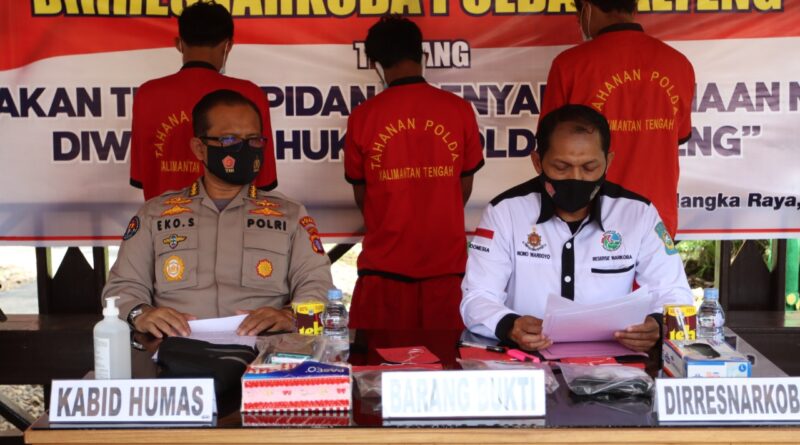 Foto konferensi pers saat penangkapan pelaku narkoba