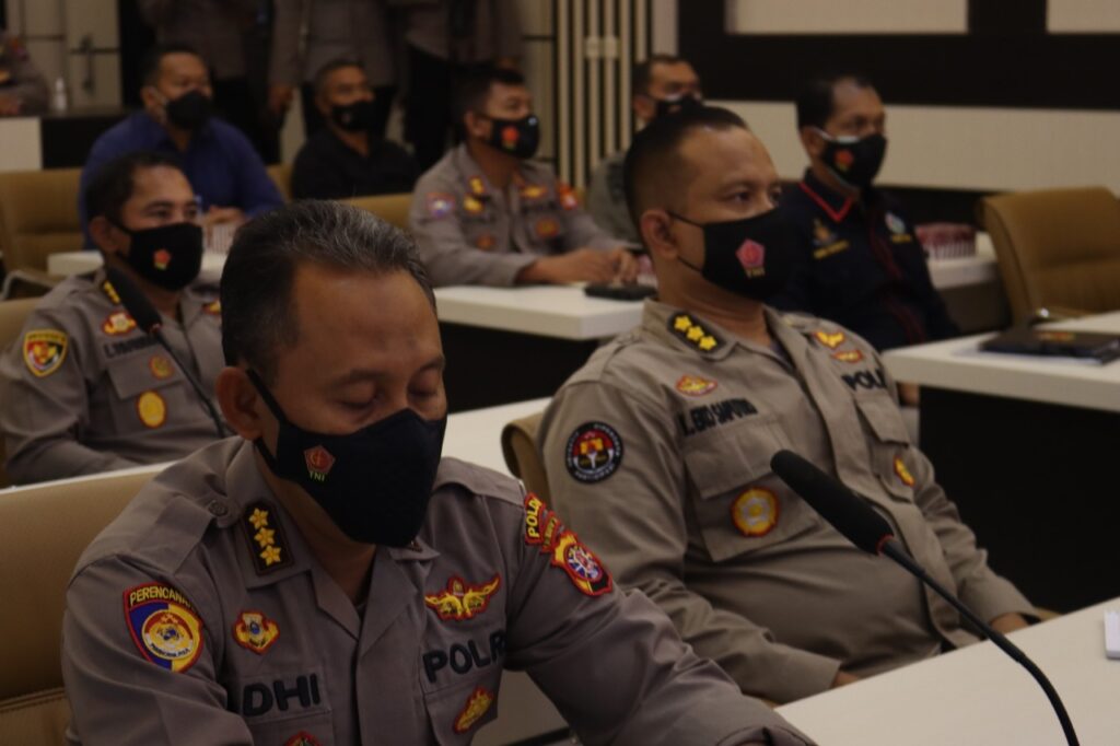 Foto Kapolri Jenderal Pol. Drs. Listyo Sigit Prabowo, menyampaikan _commander wish_ kepada jajaran Korp Bhayangkara