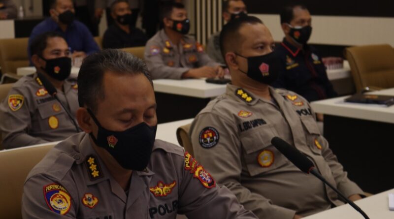 Foto Kapolri Jenderal Pol. Drs. Listyo Sigit Prabowo, menyampaikan _commander wish_ kepada jajaran Korp Bhayangkara