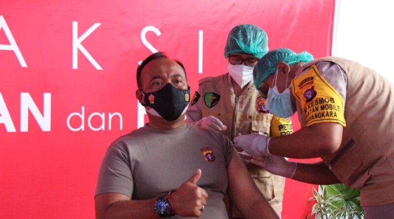 Foto vaksinasi dosis kedua di RS Bhayangkara