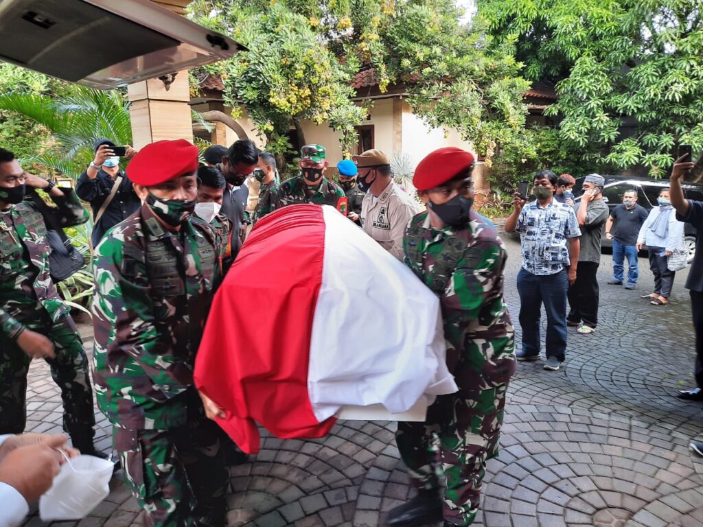 Foto jenazah Mantan Kepala Staf Angkatan Darat (Kasad) Jenderal TNI (Purn) Wismoyo Arismunandar yang akan dimakamkan