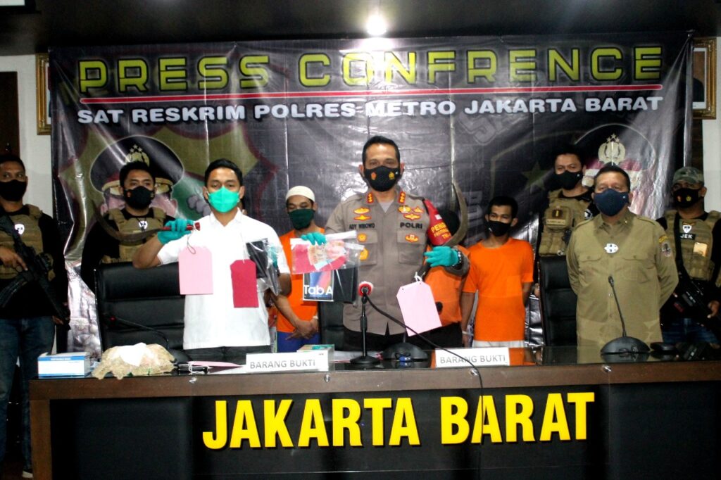 Foto Kapolres Metro Jakarta Barat Kombes Pol Ady Wibowo saat konferensi pers di Mapolres Metro Jakarta Barat