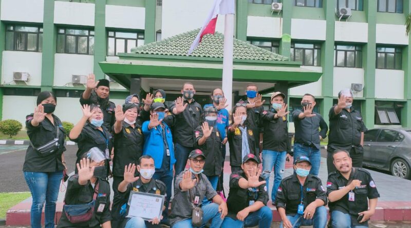 Foto Bersama FWJ Korwil Jakarta dan Fahira Idris