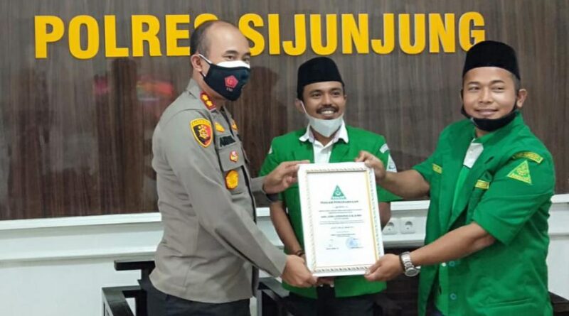 Foto Gerakan Pemuda Ansor Kabupaten Sijunjung bersilaturahmi dengan Kapolres Sijunjung dalam rangka sinergitas gerakan PC GP Ansor Sijunjung bersama Polres Sijunjung