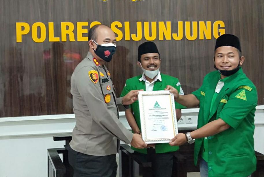 Foto Gerakan Pemuda Ansor Kabupaten Sijunjung bersilaturahmi dengan Kapolres Sijunjung dalam rangka sinergitas gerakan PC GP Ansor Sijunjung bersama Polres Sijunjung