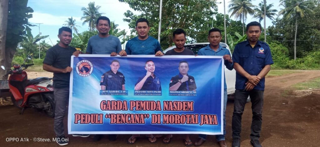 Foto Garda Pemuda NasDem (GPND) Daerah Morotai berbagi bantuan