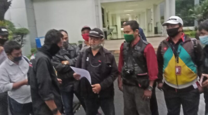 Foto Ketua Tim 5 PWRI Bogor Raya saat kunjungi DPRD Kabupaten Bogor